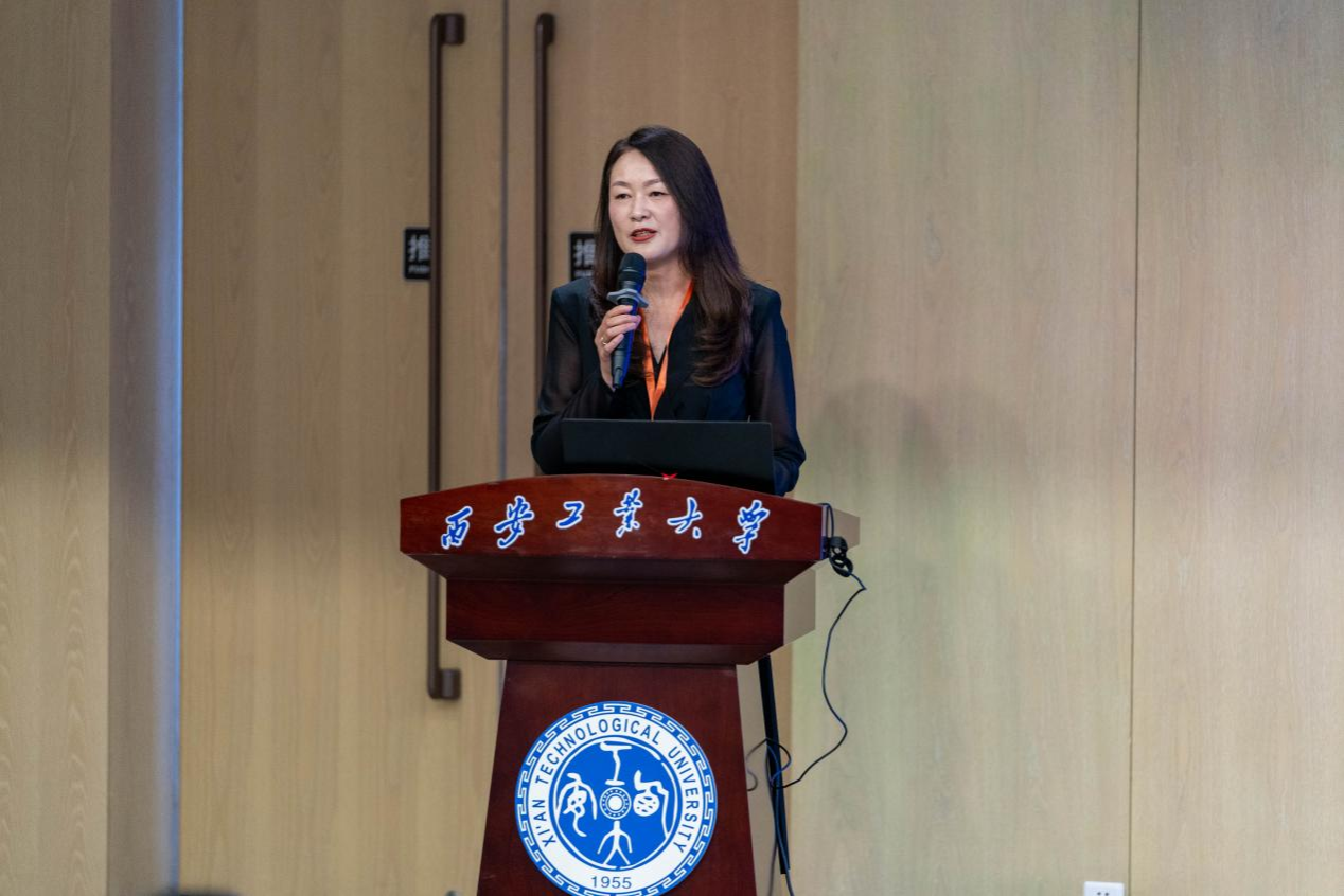 太阳成tyc122cc副董事长闫莉教授致辞图